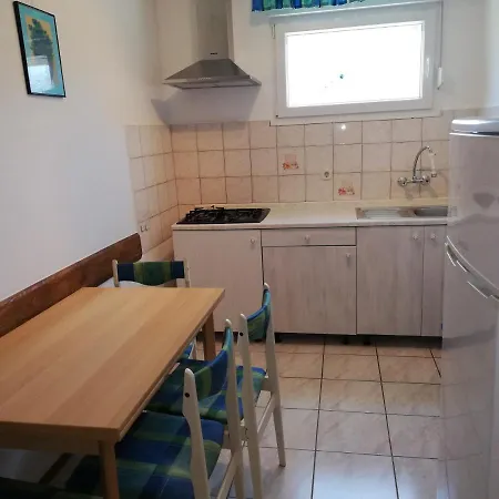 Edy Apartment Banjole