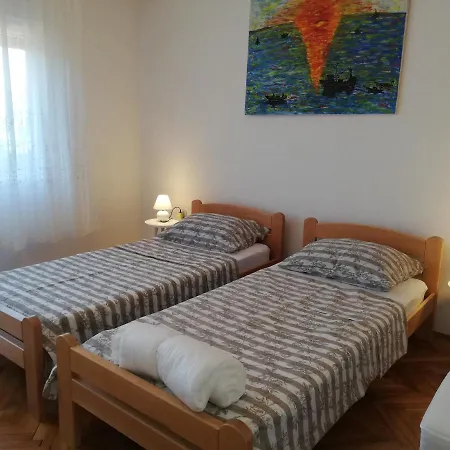 Edy Apartment Banjole